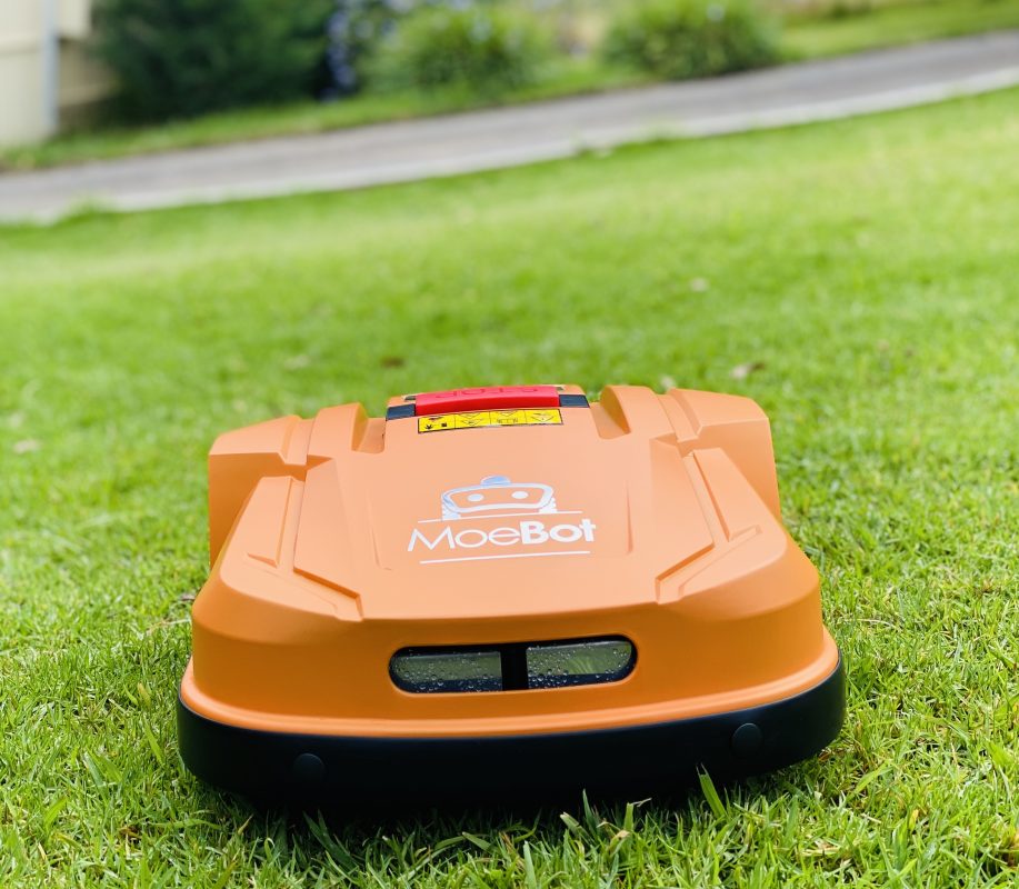 MoeBot Size - Robot Lawn Mower