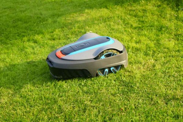 Husqvarna Mower vs Moebot Robotic Mower